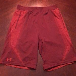 Under Armour - Burgundy - Medium - Fitted